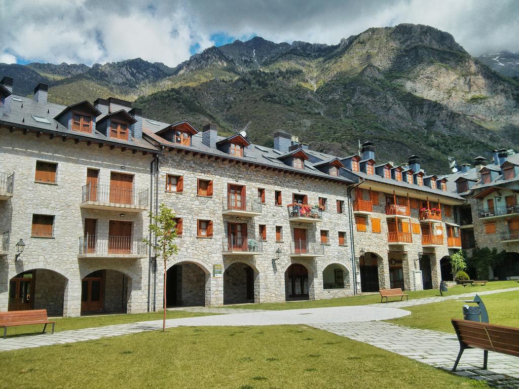 Apartamento Lamatriz Dequin Edificio Sayo 8 Benasque Exterior foto